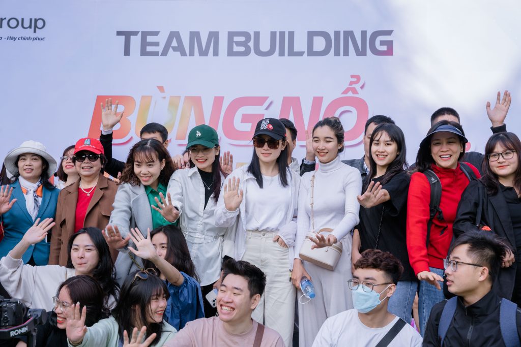 tổ chức team building bùng nổ