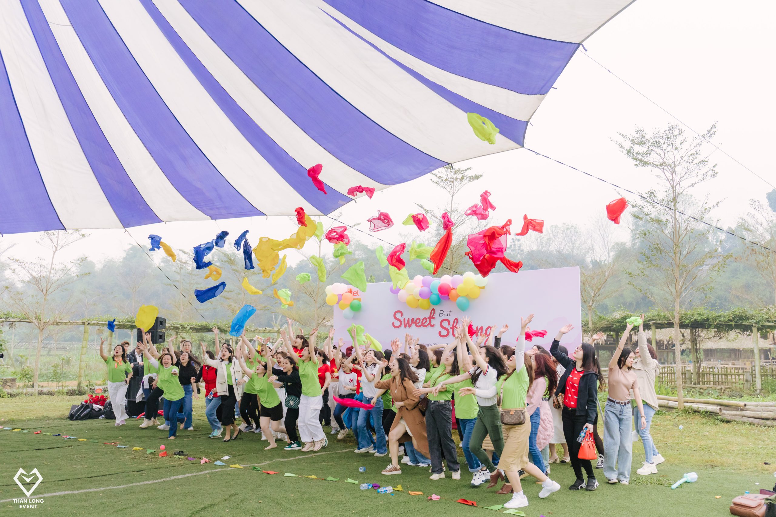 Dịch vụ tổ chức Team building Team building Viettel Commerce với quy mô 200 người