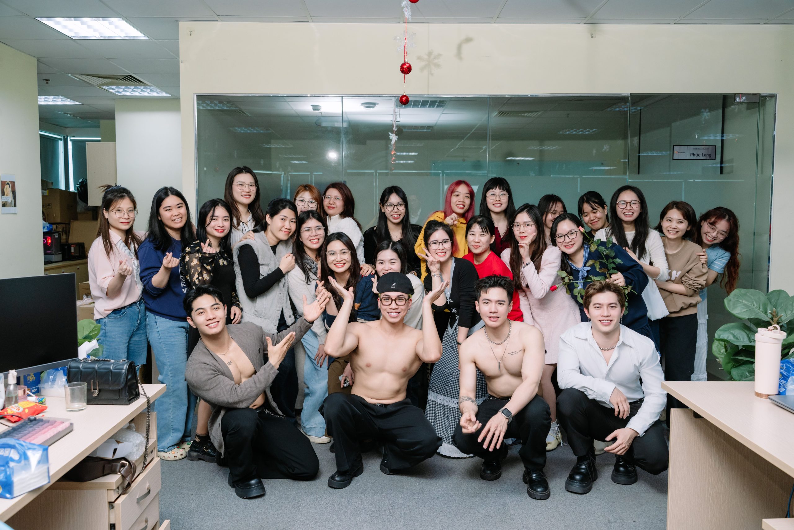 Dịch vụ thuê trai 6 múi