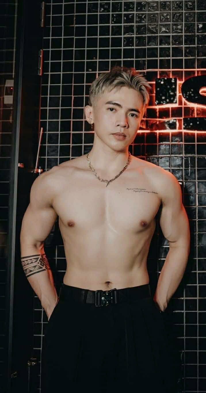 Dịch vụ thuê trai 6 múi